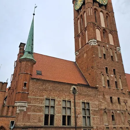 Dluga 39 *